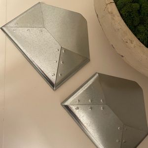 Set of two metal envelopes